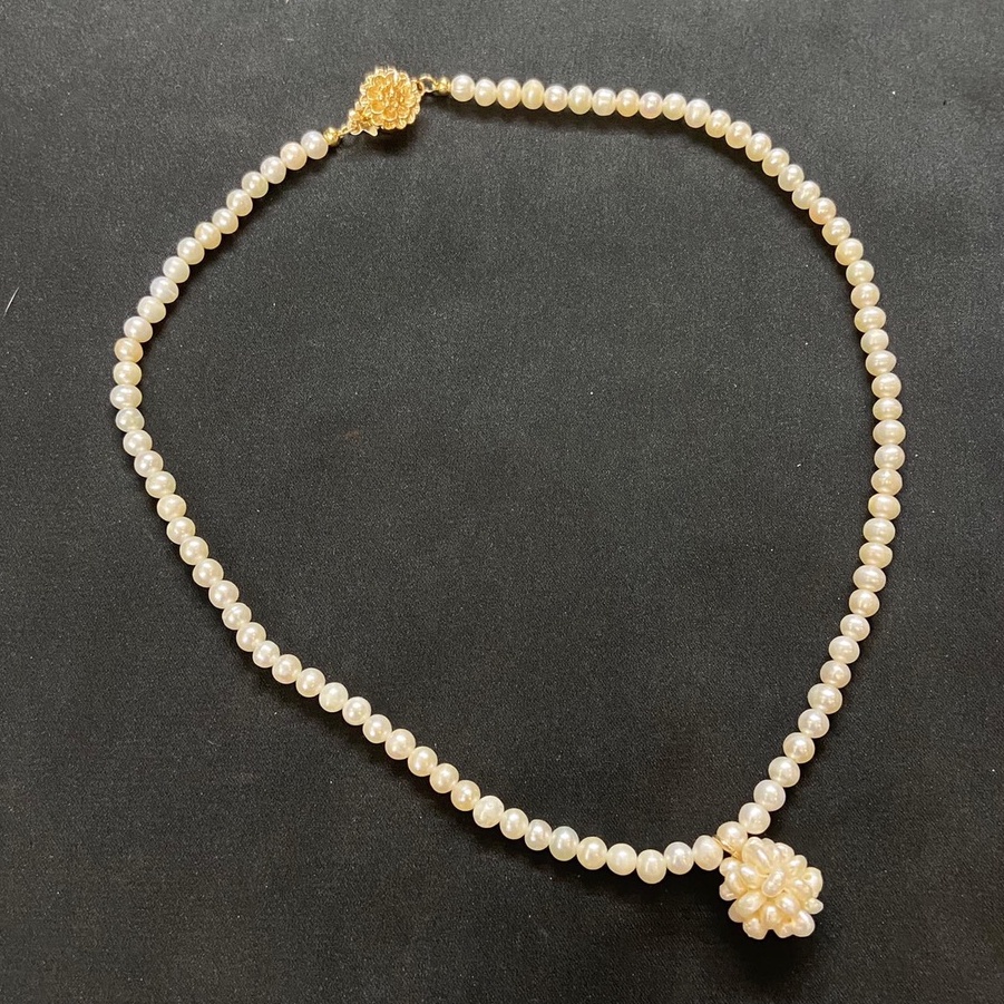 Vòng cổ NT nước ngọt đính charm NT kết chùm