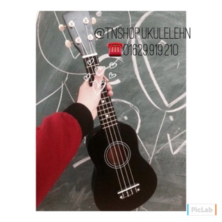 Ukulele đen