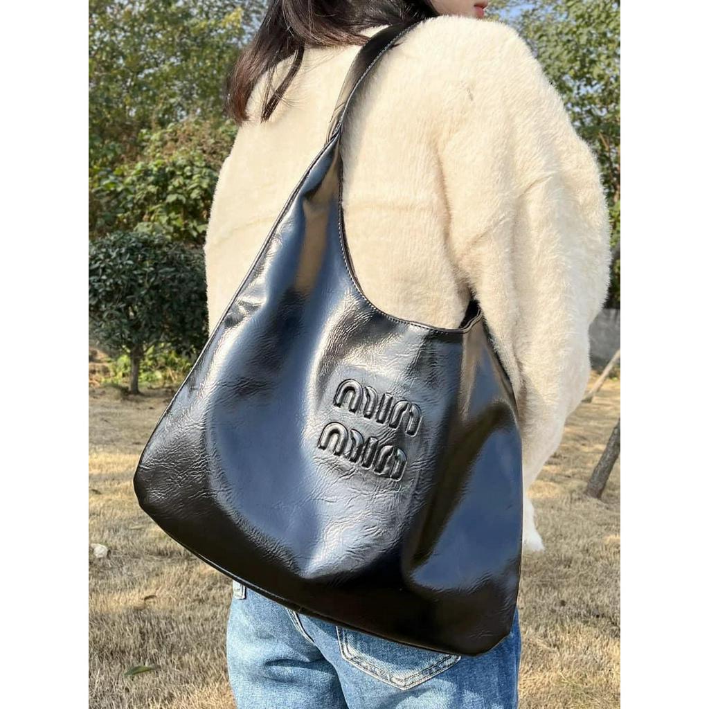 Túi da bigsize Miumiu