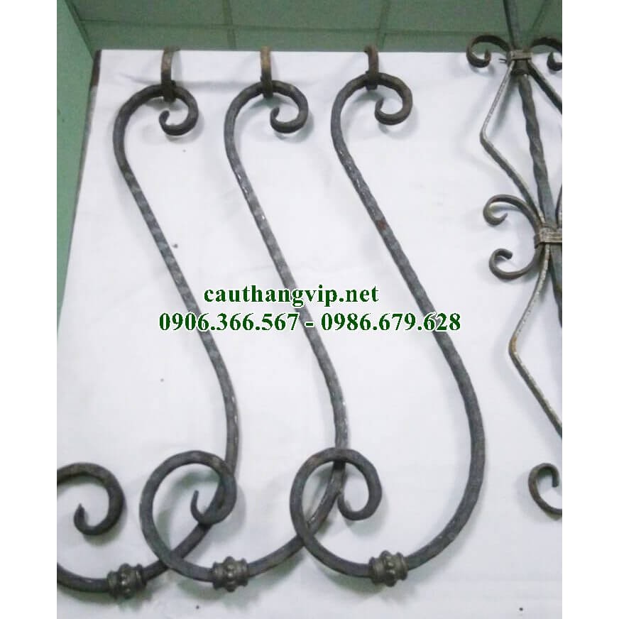 Con tiện sắt nghệ thuật cho cầu thang,  ban công, hàng rào