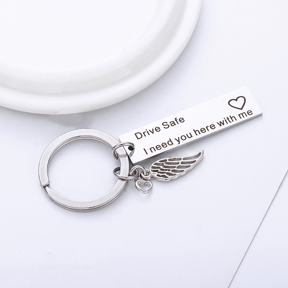 Móc Khóa Kim Loại Hình Đôi Cánh Khắc Chữ Độc Đáo