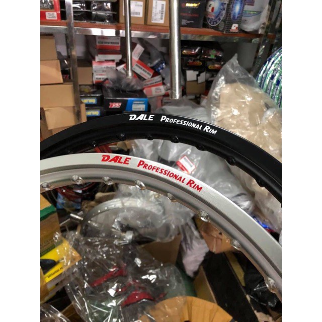 1 CÁI NIỀNG DALE SIZE 1.4 HOẶC 1.6 ĐEN/BẠC 17INCH