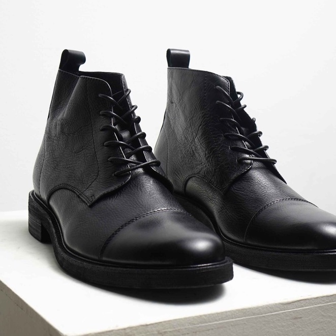 [CAO CẤP] Giày boot công sở nam cao cổ buộc dây màu đen RAVEN da thật mũi tròn đế phíp Văn phòng Sartorial biker BH1 năm | BigBuy360 - bigbuy360.vn