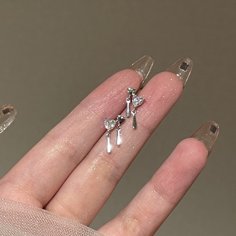 Khuyên Tai Hình Trái Tim Đơn Giản Dễ Phối Đồ 19A1737