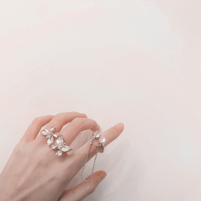 Nhẫn hở mặt hình bướm điều chỉnh được dành cho bạn nữ