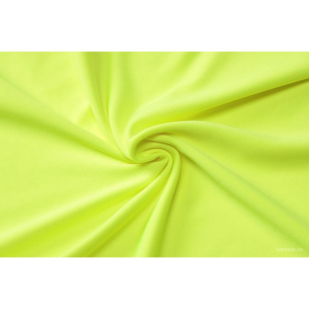 Đầm không tay dáng ôm kiểu dáng xẻ tà gợi cảm