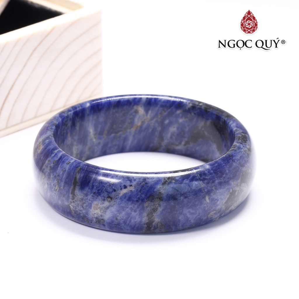 Vòng tay liền khối LL - Ngọc Quý