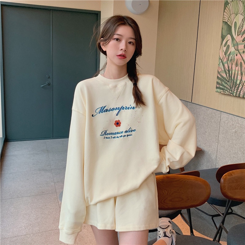 Korean Women's Printed Long Sleeve sweater/Wide Leg Shorts Set