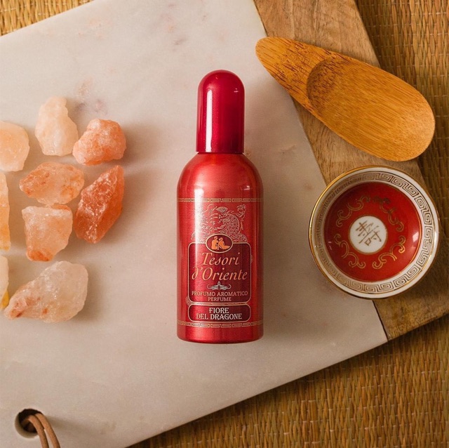 (HÀNG CHÍNH HÃNG) Sữa tắm nước hoa Tesori D' Oriente hoa thanh long ngọt ngào 250ml. | BigBuy360 - bigbuy360.vn
