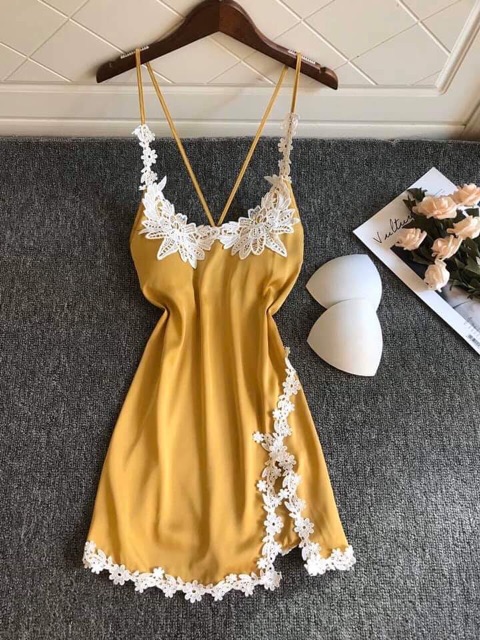 Đầm ngủ lụa phối ren hoa - Váy ngủ lụa cao cấp | BigBuy360 - bigbuy360.vn