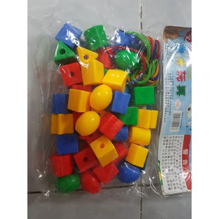 Xâu hạt cho bé mầm non