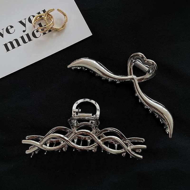 Kẹp Tóc Bản Lớn Họa Tiết Trái Tim Thời Trang Cho Nữ