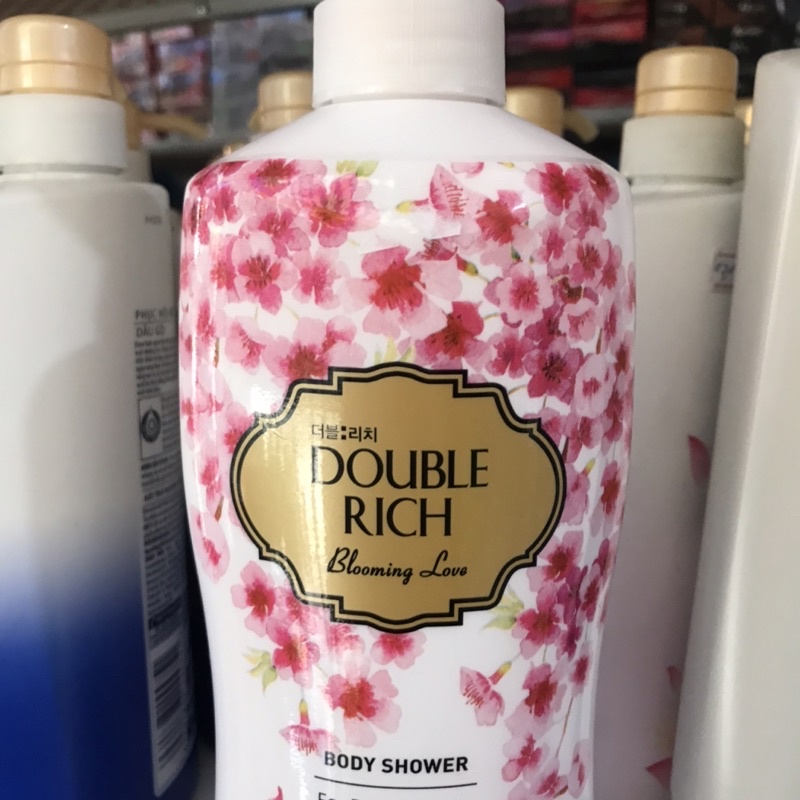 Sữa tắm hoa anh đào tinh tế Double Rich Love Blooming chai 550g
