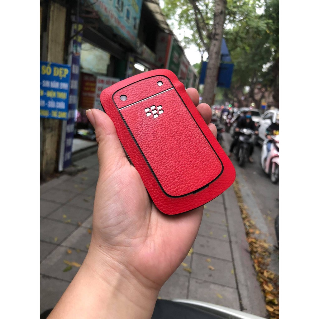 Dán lưng da của BB 9900/9930 trơn không 1 màu