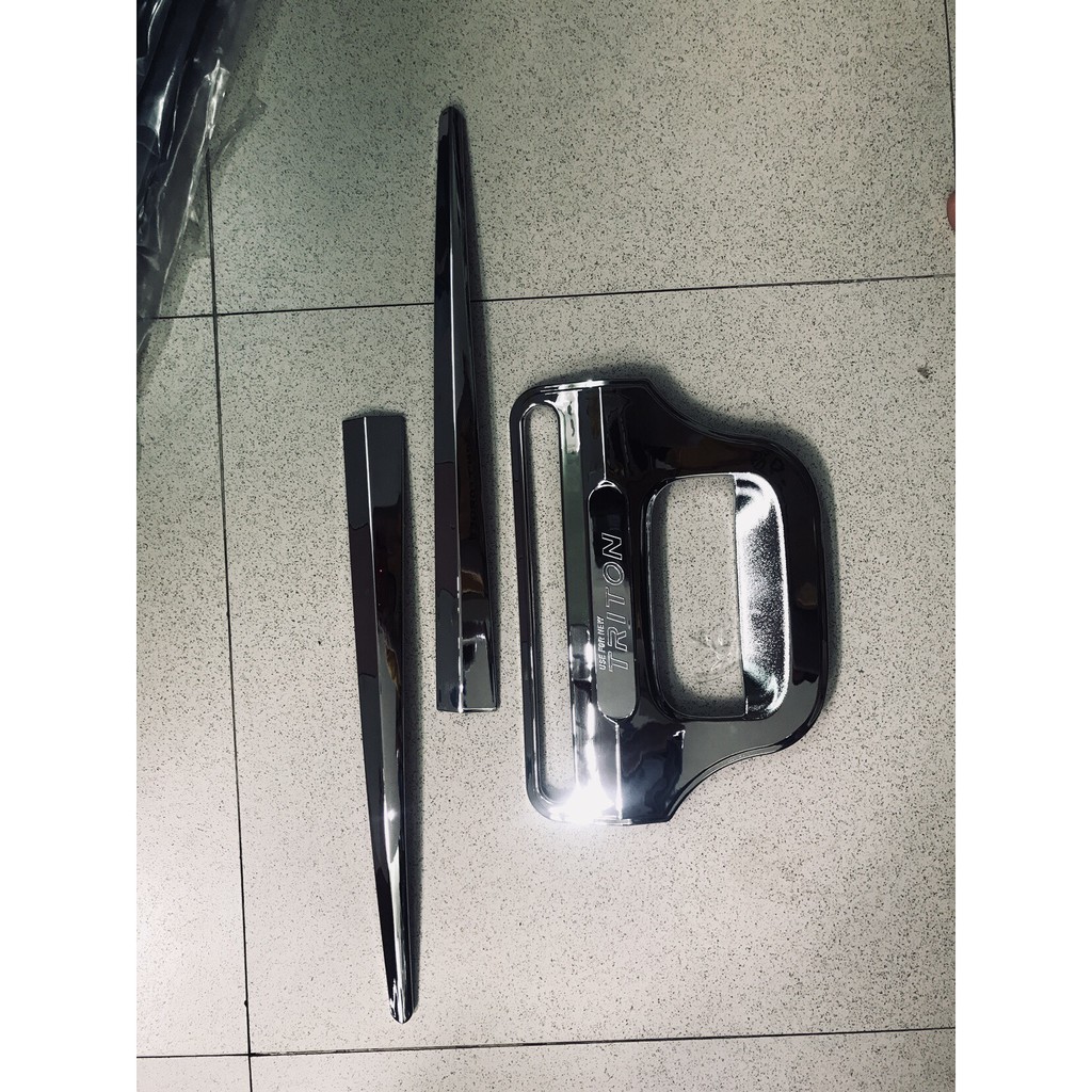 Ốp hõm cốp xe Triton 2016-2018- mạ crom