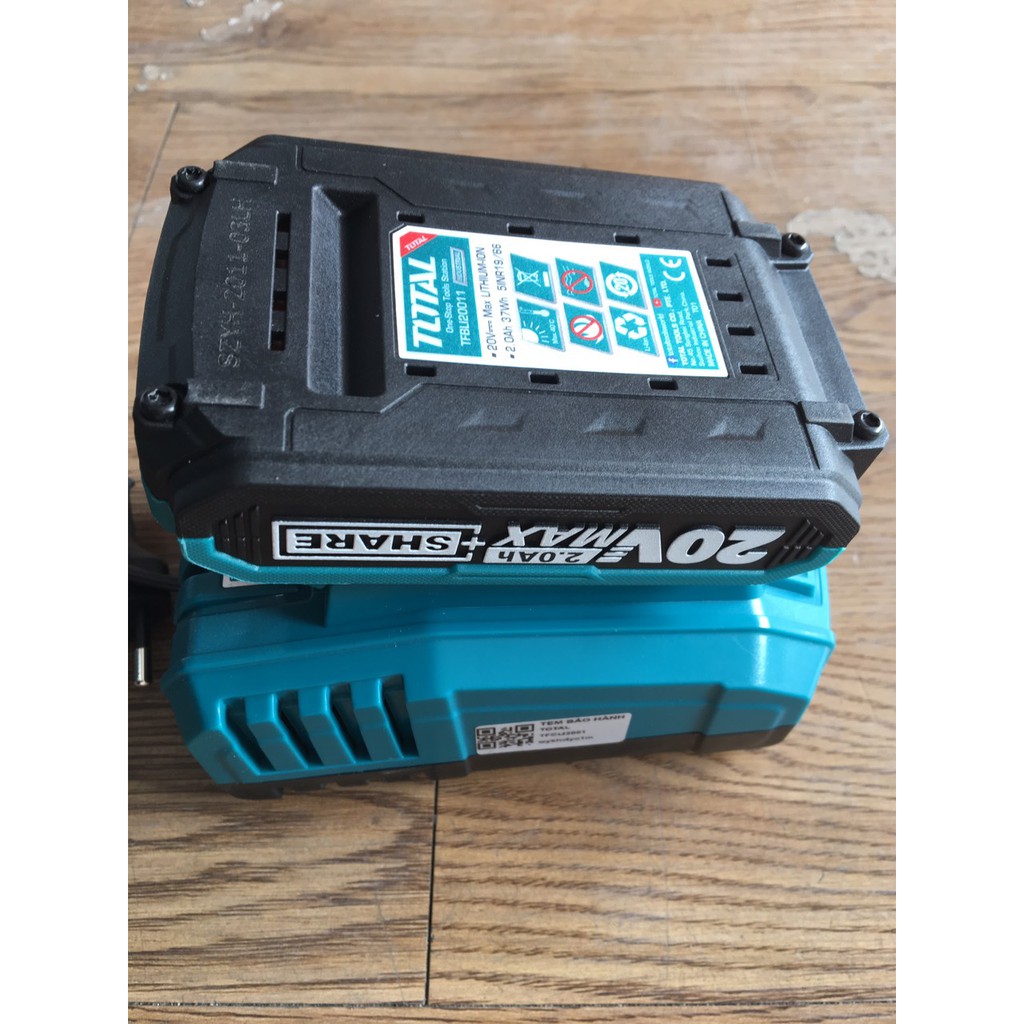 Pin sạc 20V TOTAL TFBLI20011 20V Pin Lithium có đèn LED báo dung lượng của pin dùng được cho tất cả máy 20V INGCO TOTAL