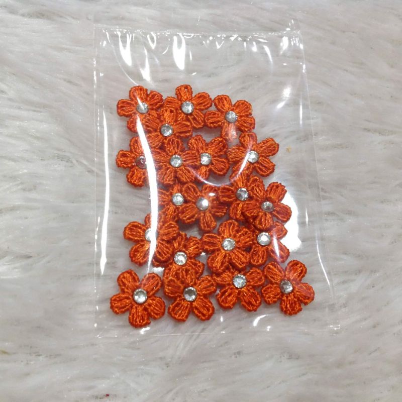 18 hoa mai mini thêu 3d đính đá xoàn lấp lánh size 1.2cm trang trí quần áo thủ công handmade