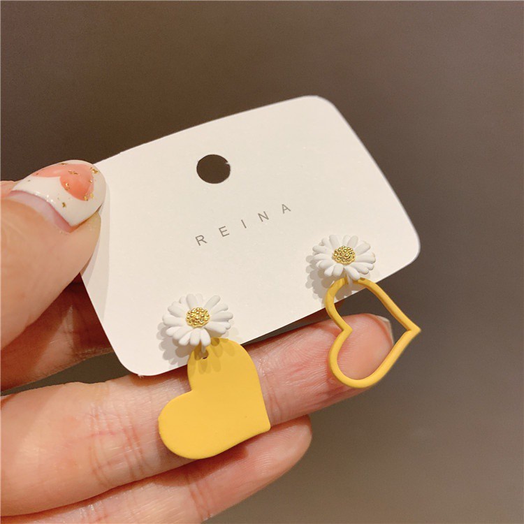 Bông Tai Hình Hoa Cúc Nhỏ Màu Trắng Phong Cách Hàn Quốc Cho Nữ