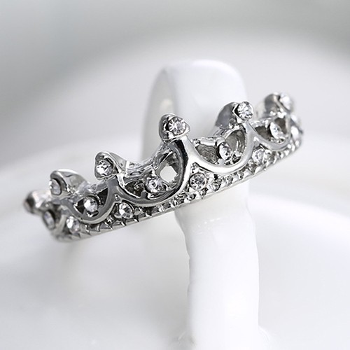 Nhẫn bạc đính đá hình vuơng miện dùng cho đám cuới