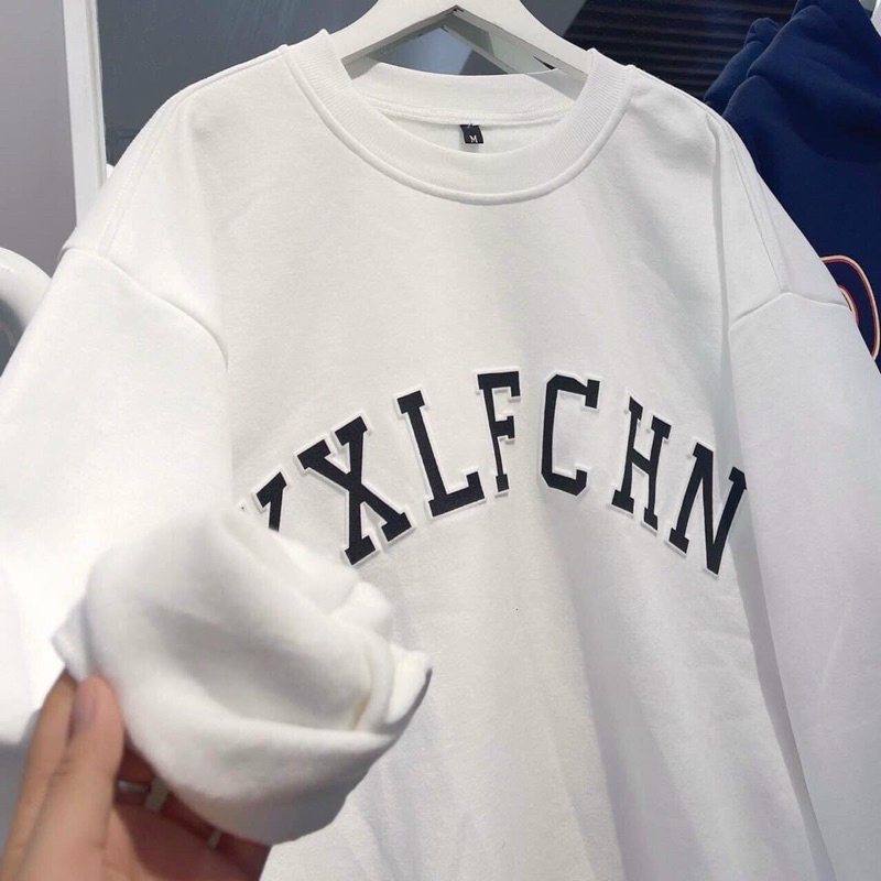 SWEATER TRẮNG CHỮ GÌ HONG BIẾT - freesize dài 68cm