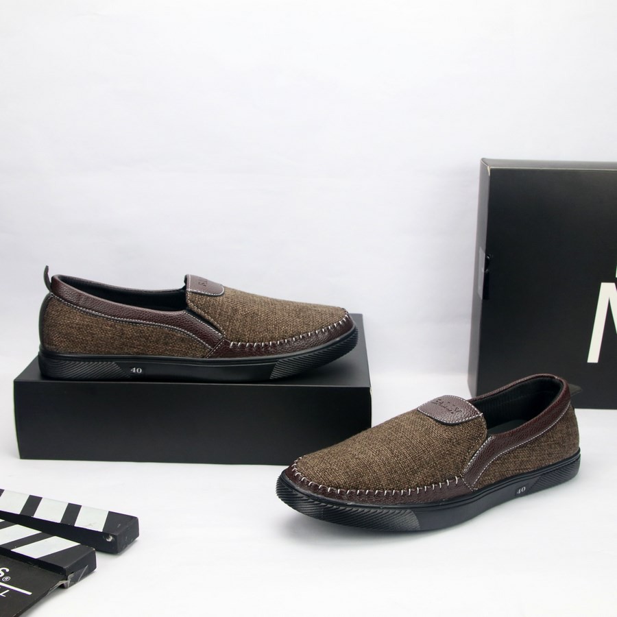 Giày lười vải nam nâu đế đen GN214 Gấu Nâu