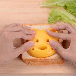 Khuôn cắt bánh sandwich