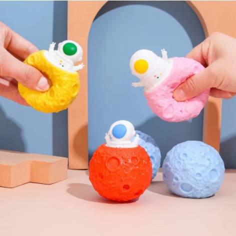 phi hành gia bóp DCB38 đồ chơi trong phòng astronaut squishy toy