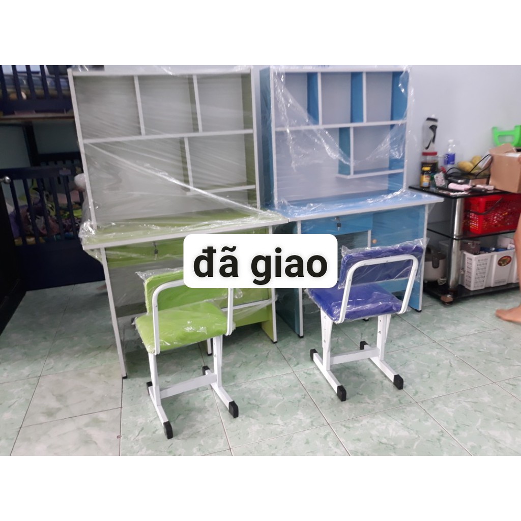bàn học sinh ván ép cho bé gái, bé trai tặng hình dán mẫu mới 2021 | BigBuy360 - bigbuy360.vn