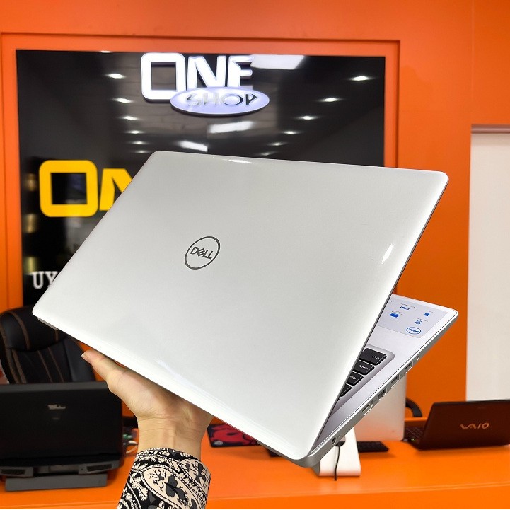 [ Đẳng Cấp - Siêu Chất ] Laptop Dell inspiron 5570 Core i3 6100U/ Ram 8Gb/ Màn Full HD 1080P/ Phím led sáng sang trọng . | BigBuy360 - bigbuy360.vn