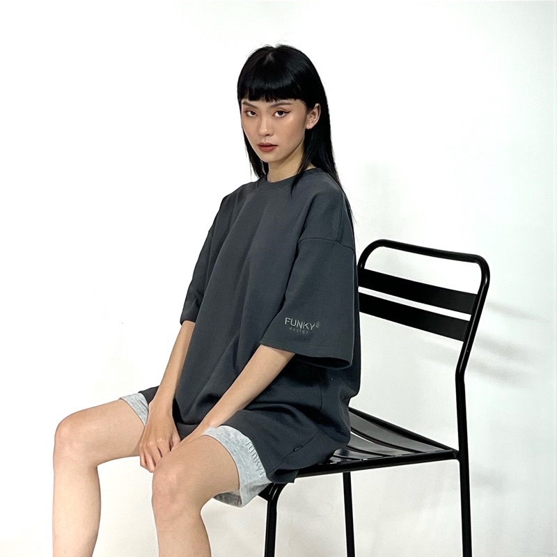 ÁO THUN BASIC UNISEX NAM NỮ THÊU CỔ TRÒN FUNKY