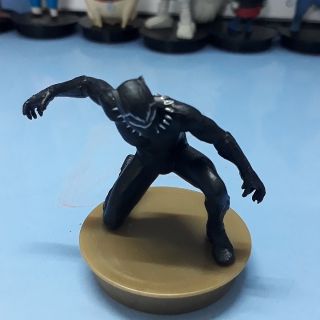 Mô hình siêu anh hùng báo đen