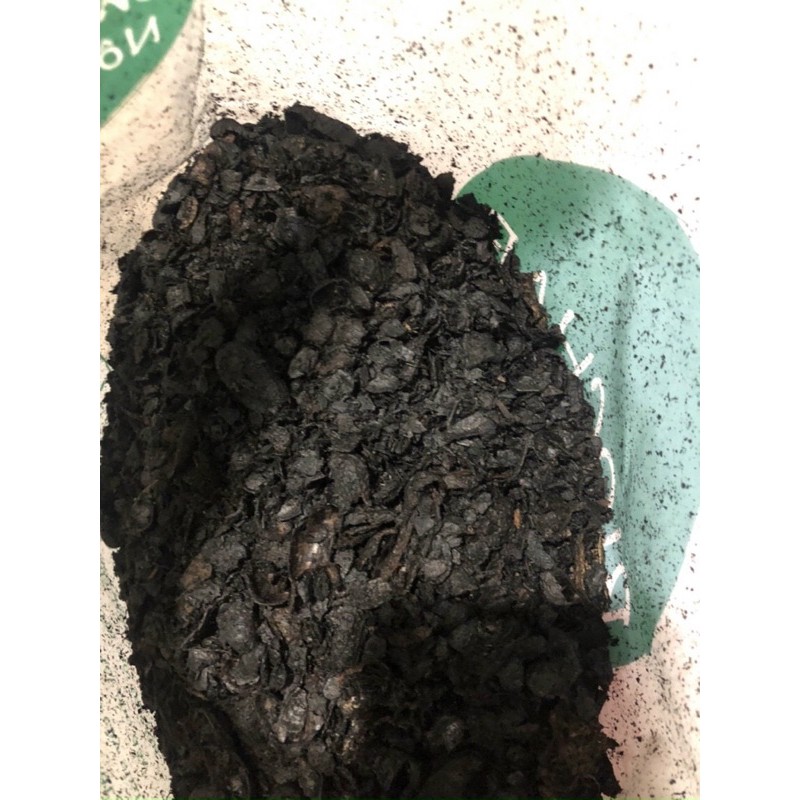 Túi 2kg vỏ lạc hun dùng để giữ ẩm, làm giá thể hoặc tạo độ thoáng cho cây trồng