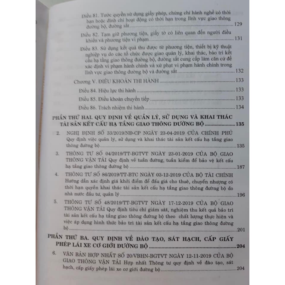 Sách  - Quy định mới về xử phạt vi phạm giao thông đường bộ và đường sắt