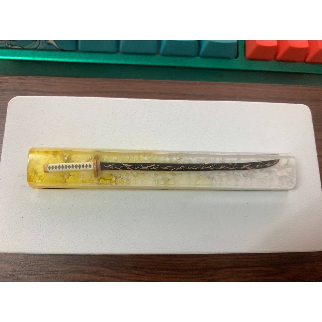 Nút bàn phím Spacebar resin màu vàng