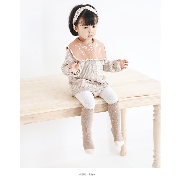 Tất/vớ đùi cổ cao chấm bi phong cách Hàn Quốc cho bé freesize chính hãng Nemo Baby