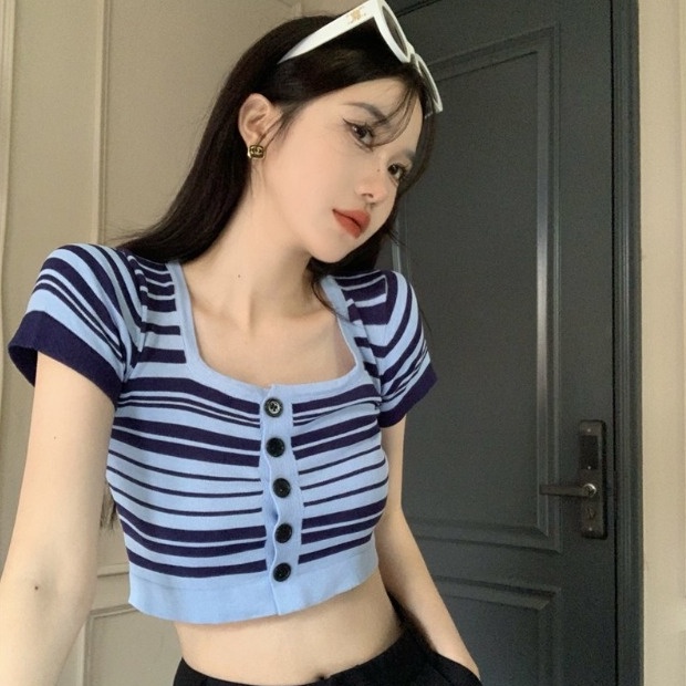 【ZHELIHANGFEI】Áo Thun Cardigan Dệt Kim Tay Ngắn Cổ Vuông Lưng Cao Kẻ Sọc Cá Tính