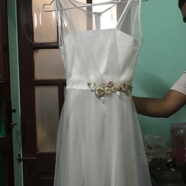 Váy voan trắng tiểu thư