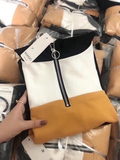 Bộ thể thao phối màu năng động