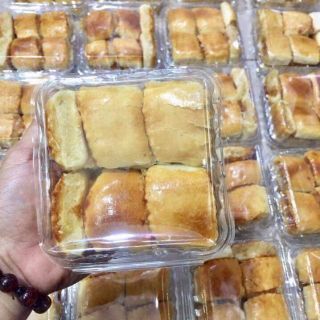 C đặt 1 hộp khô gà lắc khoai tây, 1 hộp bánh ống ngò với 250gr khô bò gân nha