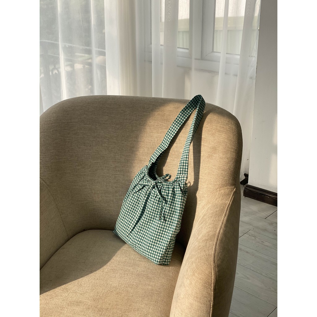 Túi vải kẻ rút chun Poesi RUCHED BAG