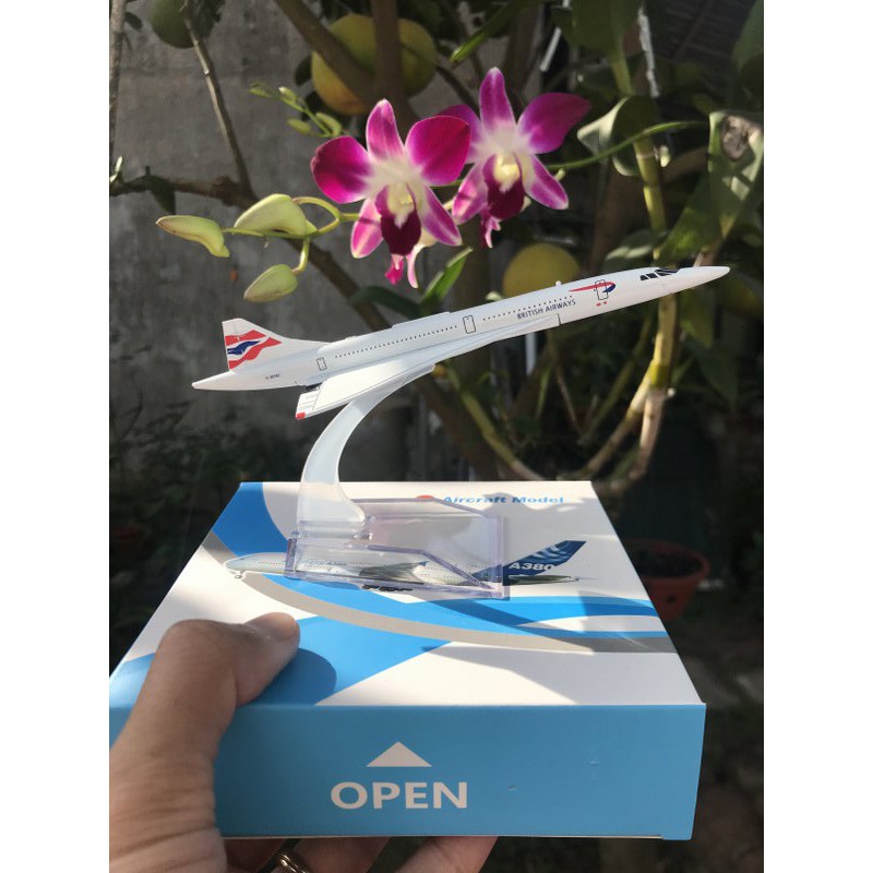 Mô Hình Máy Bay - Máy bay mô hình Concorde Vương quốc Anh British Airways đúc Kim Loại có kèm đế trưng bày