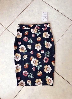 Chân váy hoa công sở còn size S