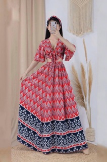 Váy xoè hoạ tiết đi biển