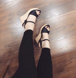 Dép sandal đế xuồng