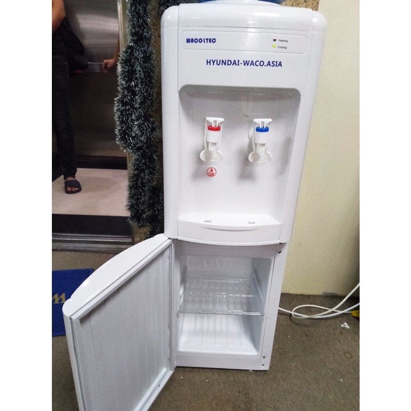 Cây nước nóng lạnh Hyundai HDE 5203W- Chính Hãng bảo hành 12 tháng.