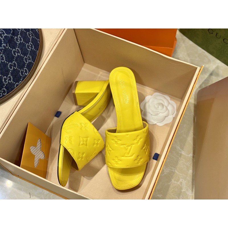 Guốc Hoạ Tiết Chìm LV