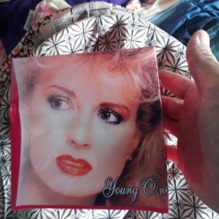 Kem cô gái tóc xù siêu to khổng lồ 50g