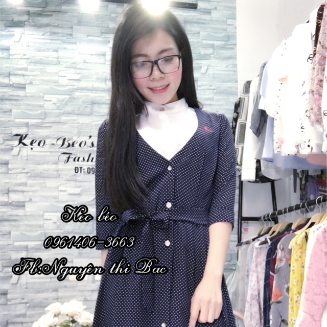Váy chấm bi phối cổ sơ mi