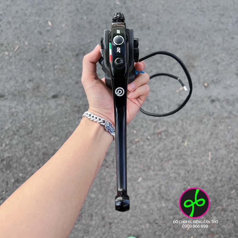 CÙM THẮNG DẦU PHẢI BREMBO CORSACORTA RCS15