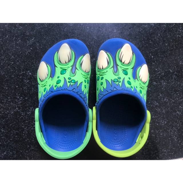 Giày Crocs cho bé 3-4 tuổi thanh lý